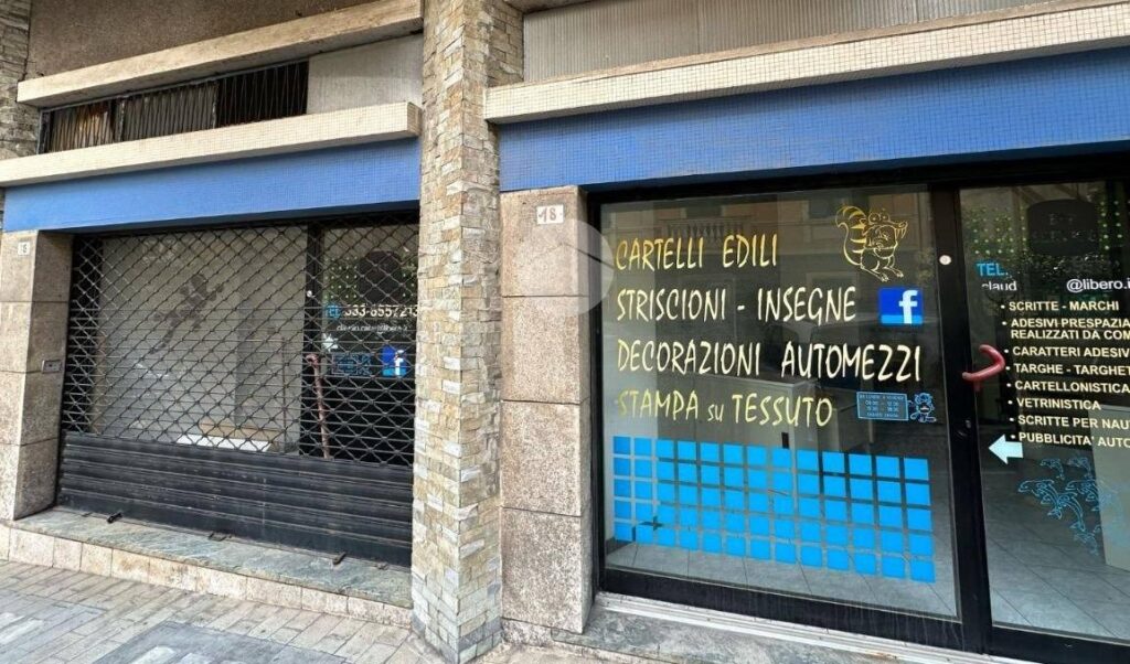 Locale commerciale in Vendita