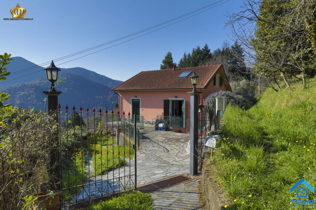 Villa unifamiliare via Liquara 10G, Pedemonte, Serra Riccò